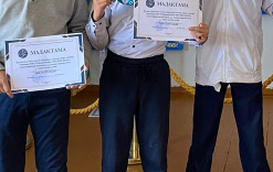Чемпиондарды мектепішілік марапаттау сәтінде..